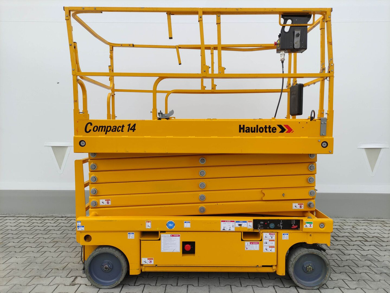 Haulotte Compact14 - Platforma foarfeca: Foto 2 Haulotte Compact14 - Platforma foarfeca: Foto 2