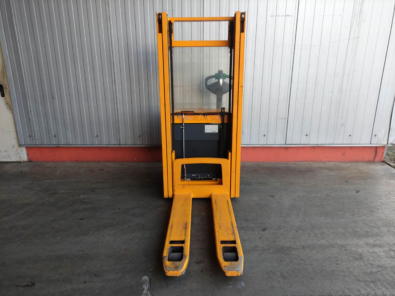 Jungheinrich EJC 216Z - Transpalet la mare înălţime: Foto 3 Jungheinrich EJC 216Z - Transpalet la mare înălţime: Foto 3