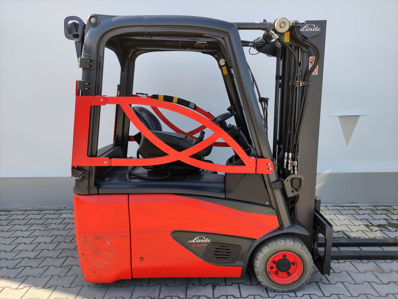 Linde E16-02-EVO-386 - Electrostivuitor: Foto 2 Linde E16-02-EVO-386 - Electrostivuitor: Foto 2
