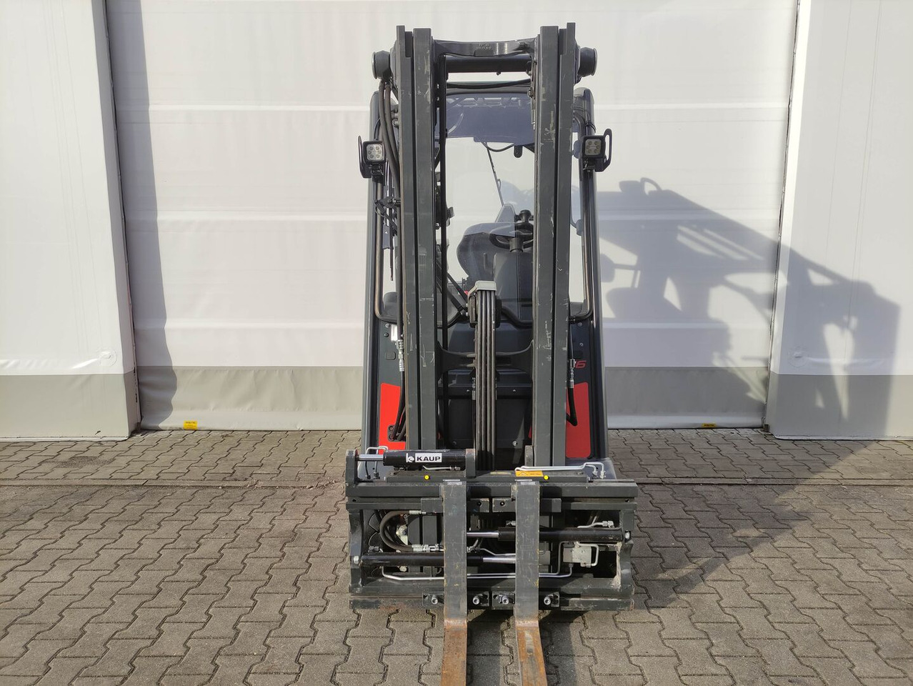 Linde E16PH-02-386 - Electrostivuitor: Foto 3 Linde E16PH-02-386 - Electrostivuitor: Foto 3