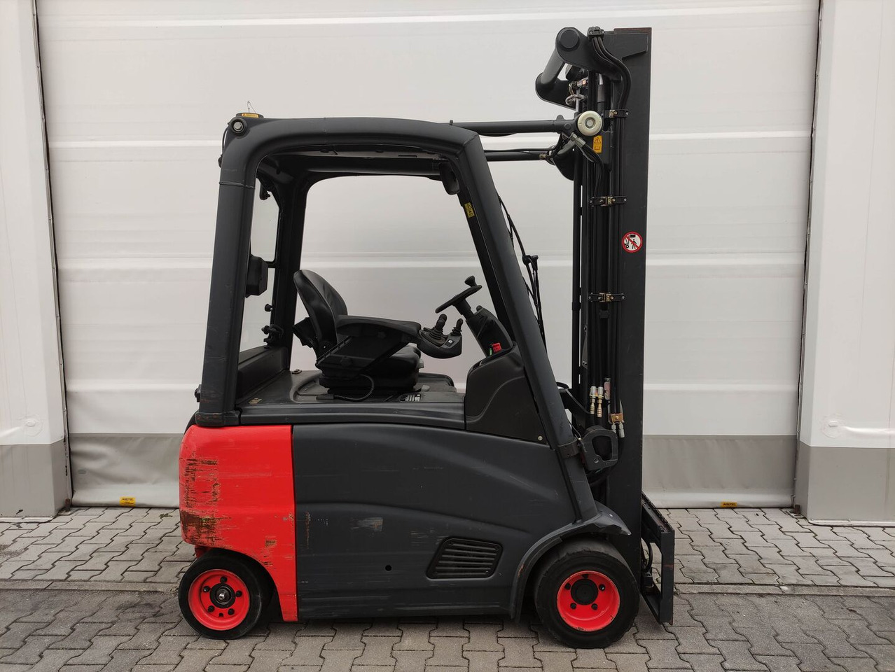 Linde E20PH-01-386 - Electrostivuitor: Foto 2 Linde E20PH-01-386 - Electrostivuitor: Foto 2