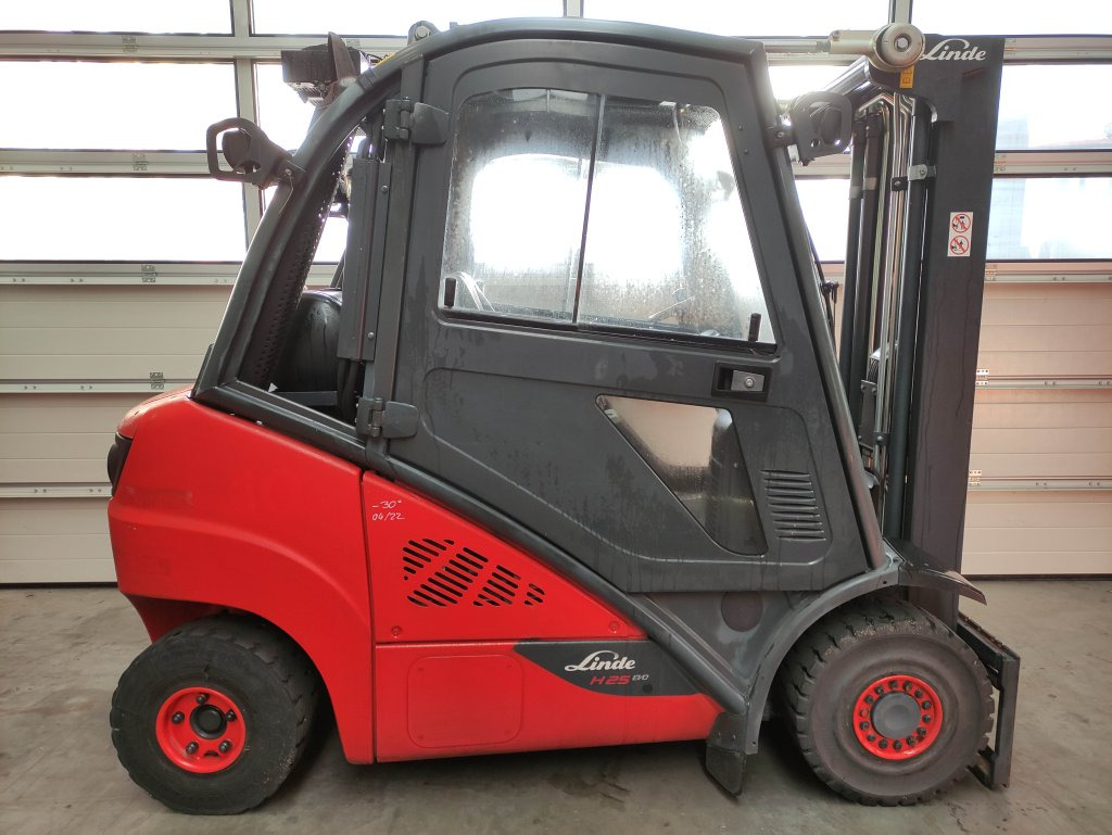 Linde H25T-02-392 EVO - Motostivuitor: Foto 2 Linde H25T-02-392 EVO - Motostivuitor: Foto 2