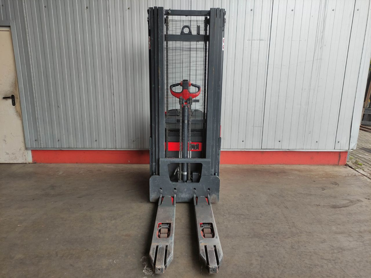 Linde L14 APi - Transpalet la mare înălţime: Foto 3 Linde L14 APi - Transpalet la mare înălţime: Foto 3