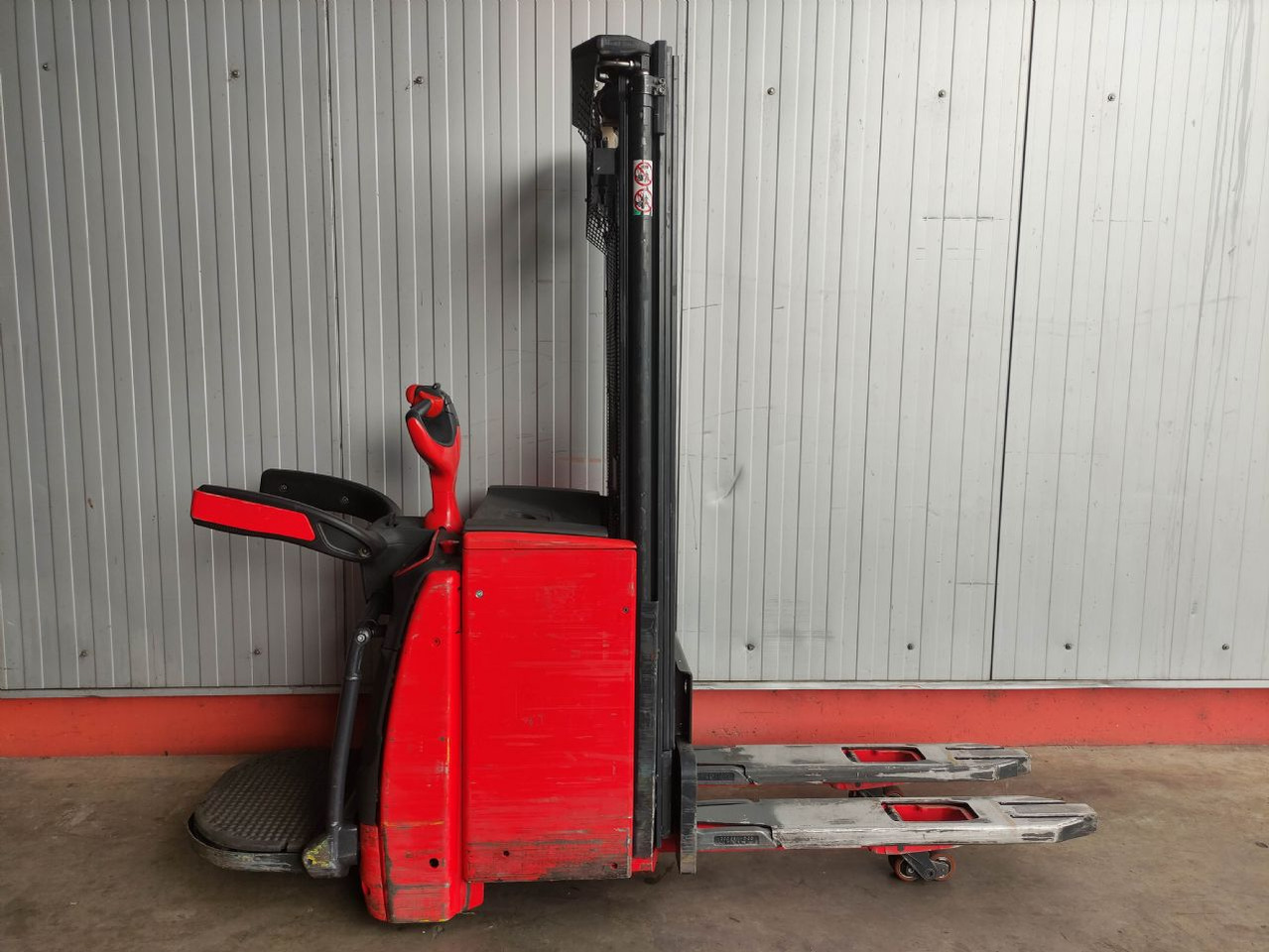 Linde L14 APi - Transpalet la mare înălţime: Foto 2 Linde L14 APi - Transpalet la mare înălţime: Foto 2