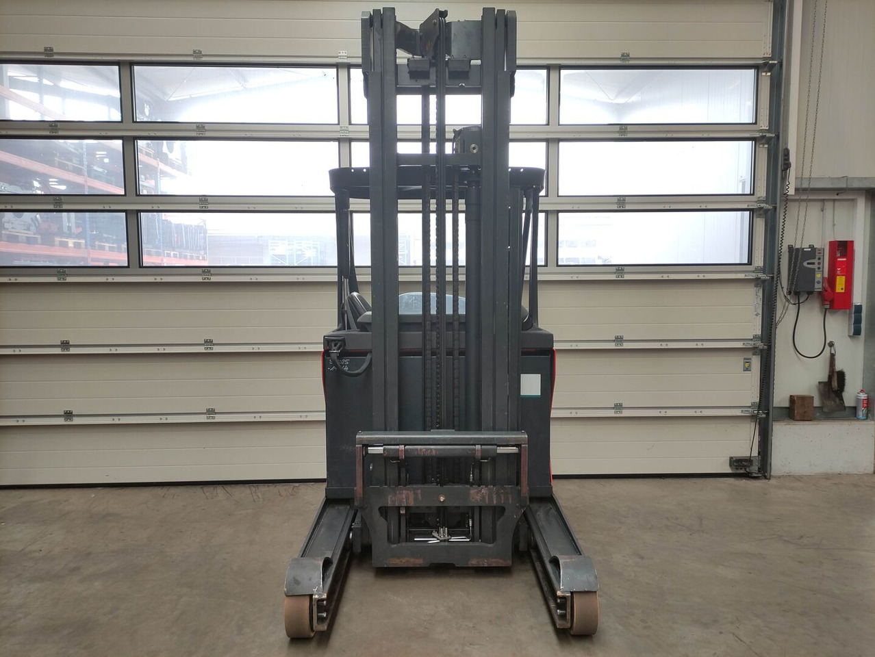 Linde R14-01-1120 - Stivuitor cu catarg retractabil: Foto 3 Linde R14-01-1120 - Stivuitor cu catarg retractabil: Foto 3