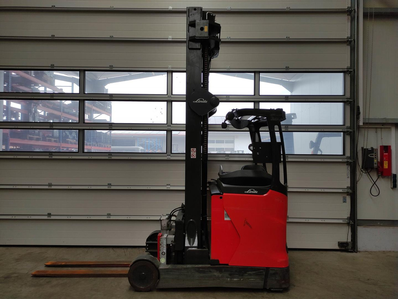 Linde R20-1120 - Stivuitor cu catarg retractabil: Foto 1 Linde R20-1120 - Stivuitor cu catarg retractabil: Foto 1