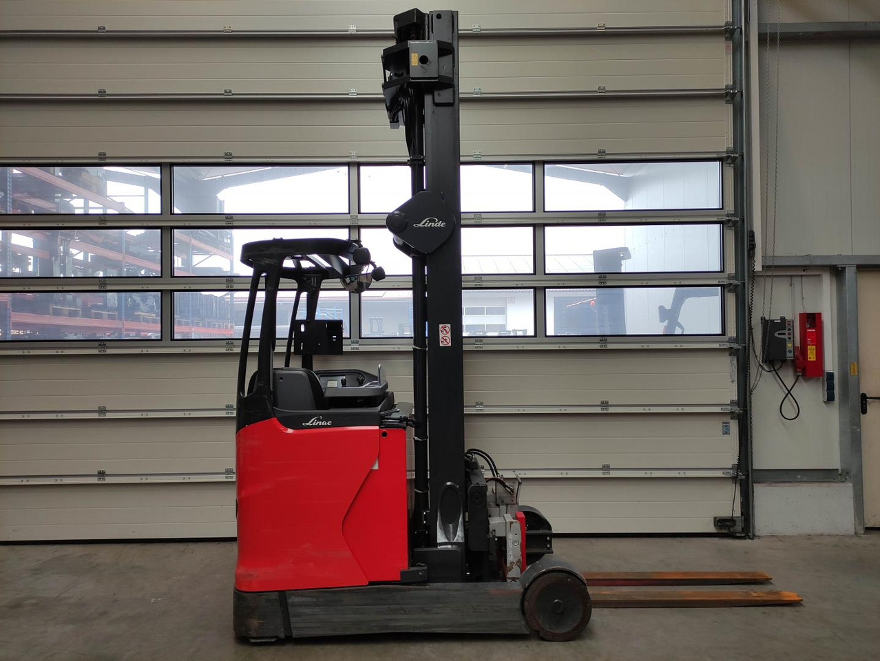 Linde R20-1120 - Stivuitor cu catarg retractabil: Foto 2 Linde R20-1120 - Stivuitor cu catarg retractabil: Foto 2