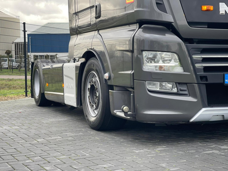 MAN TGX 18.580 2X TANK, LEATHER SEATS, RETARDER, FULL AIR! - Cap tractor: Foto 4 MAN TGX 18.580 2X TANK, LEATHER SEATS, RETARDER, FULL AIR! - Cap tractor: Foto 4