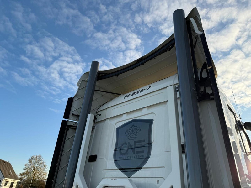 Cap tractor Scania R580 VOLLE SHOWTRUCK, VOLLUCHT, OPEN UITLAAT, INTERIEUR.: Foto 17