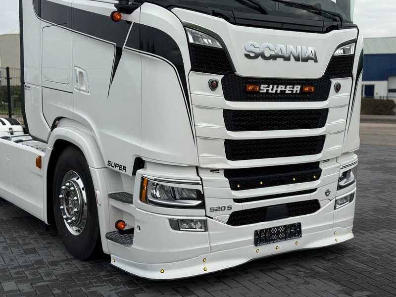 Scania S520 V8 NGS FULL SPOILER, PARK COOLER, FULL AIR, RETARDER, 6 BALLOONS. - Cap tractor: Foto 4 Scania S520 V8 NGS FULL SPOILER, PARK COOLER, FULL AIR, RETARDER, 6 BALLOONS. - Cap tractor: Foto 4