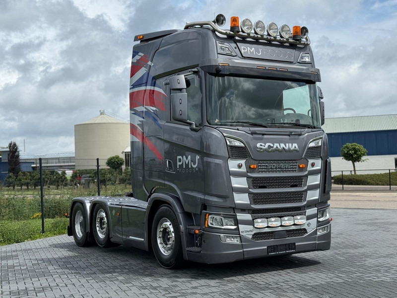 Scania S520 V8 NGS NIEUW STAAT, ALCOA, RETARDER, LEREN STOELEN, TACHO 2. - Cap tractor: Foto 1 Scania S520 V8 NGS NIEUW STAAT, ALCOA, RETARDER, LEREN STOELEN, TACHO 2. - Cap tractor: Foto 1