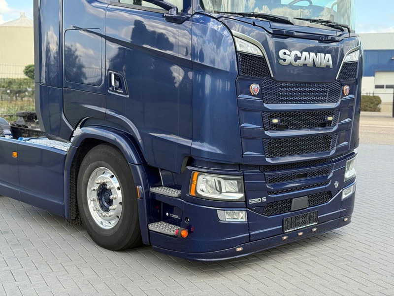 Scania S520 VOLLUCHT, ALCOA, 6 LUCHT BALGEN, LEER. - Cap tractor: Foto 2 Scania S520 VOLLUCHT, ALCOA, 6 LUCHT BALGEN, LEER. - Cap tractor: Foto 2