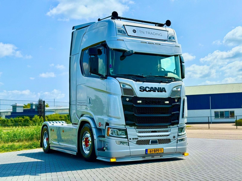 Scania S650 ADR, FULL AIR, LEATHER, SHOW, INTERIOR, LIKE NEW! - Cap tractor: Foto 1 Scania S650 ADR, FULL AIR, LEATHER, SHOW, INTERIOR, LIKE NEW! - Cap tractor: Foto 1