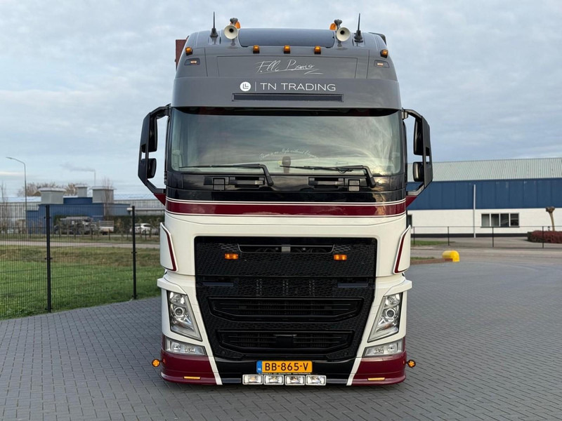 Volvo FH 13.500XL SHOW TRUCK, SPECIAL INTERIOR, TOP STAAT, VOLLUCHT, LAGE KM. - Camion furgon: Foto 2 Volvo FH 13.500XL SHOW TRUCK, SPECIAL INTERIOR, TOP STAAT, VOLLUCHT, LAGE KM. - Camion furgon: Foto 2