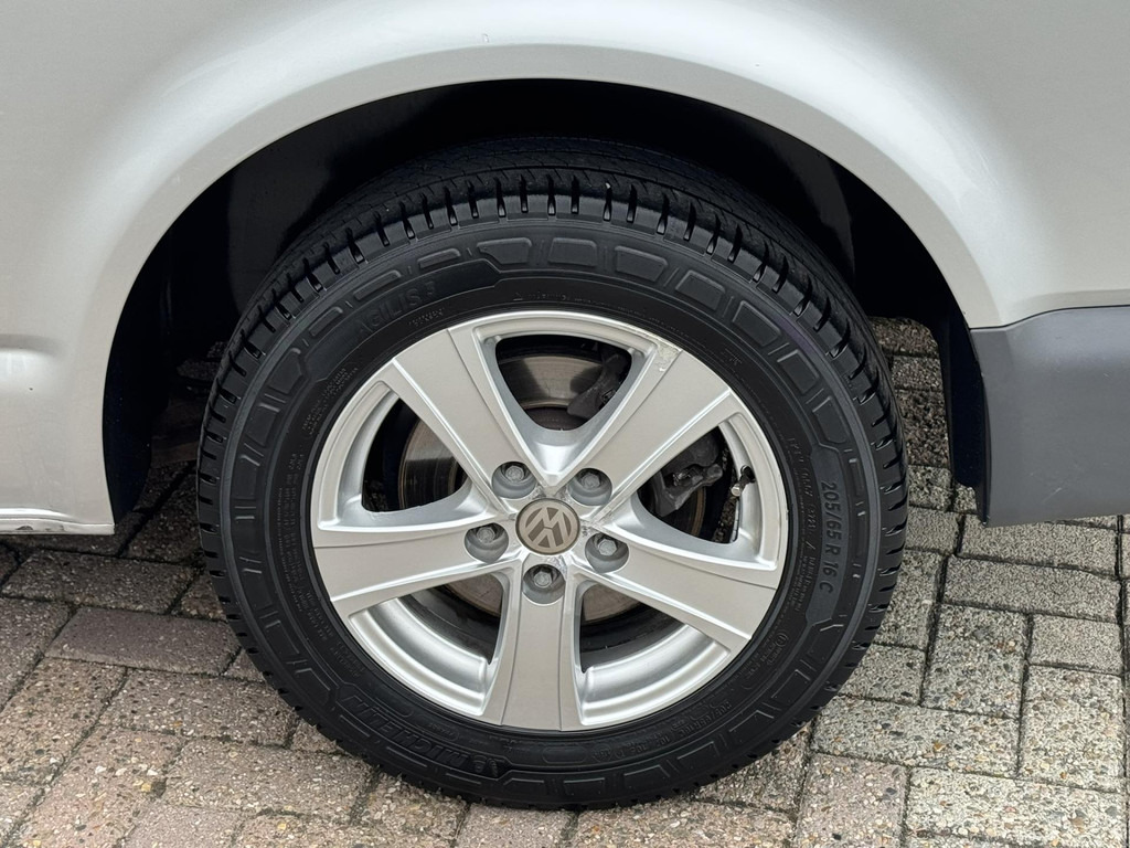 Volkswagen Transporter-2.0 TDI L2H3 Trekhaak Airco Navigatie Parrot Lat om Lat betimmering - Dubă: Foto 5 Volkswagen Transporter-2.0 TDI L2H3 Trekhaak Airco Navigatie Parrot Lat om Lat betimmering - Dubă: Foto 5