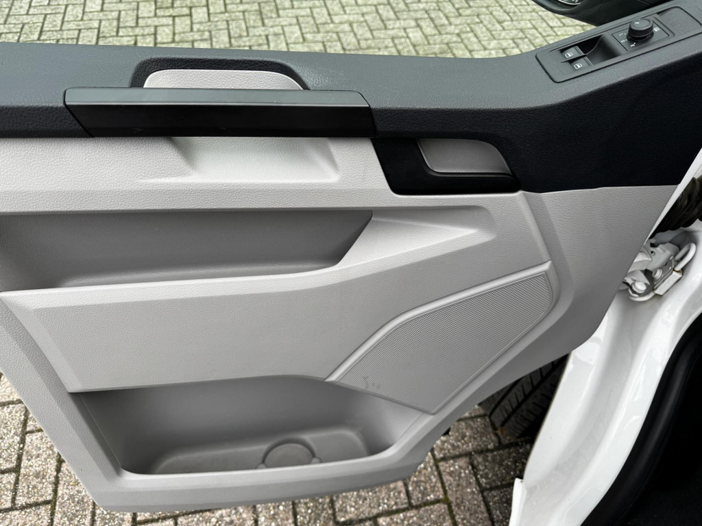 Volkswagen Transporter Kombi-T6 2.0 TDI 9 persoons Cruise control Airco Verwarmbare buitenspiegels - Transport persoane: Foto 5 Volkswagen Transporter Kombi-T6 2.0 TDI 9 persoons Cruise control Airco Verwarmbare buitenspiegels - Transport persoane: Foto 5