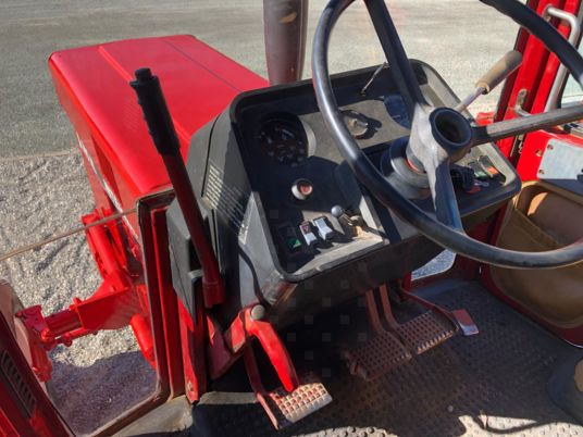 International 745 XL Tracteur à 15 000 € - Tractor agricol: Foto 5 International 745 XL Tracteur à 15 000 € - Tractor agricol: Foto 5