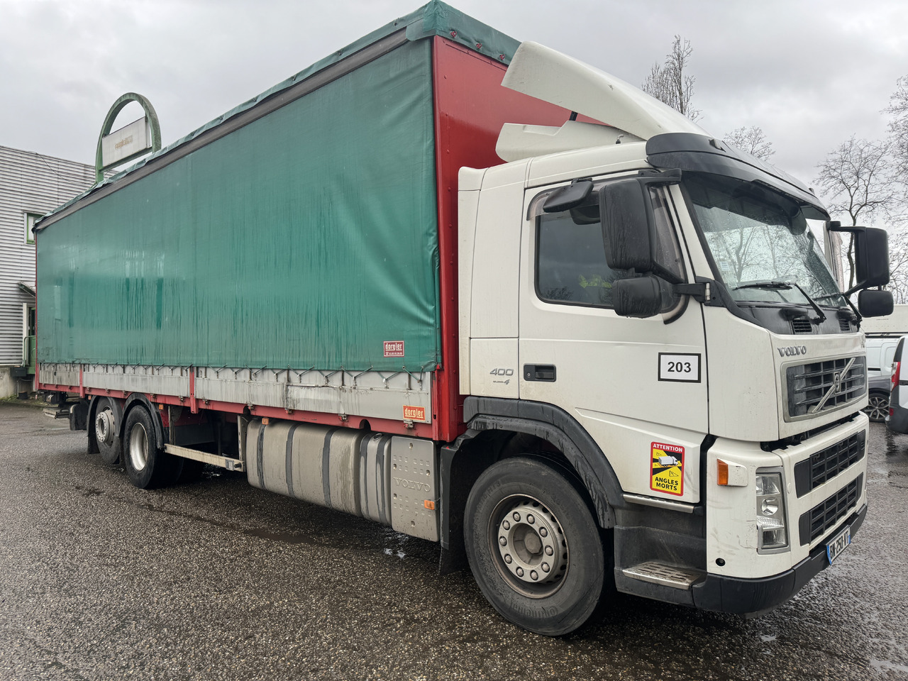 VOLVO FM 400 - Camion cu prelată: Foto 1 VOLVO FM 400 - Camion cu prelată: Foto 1