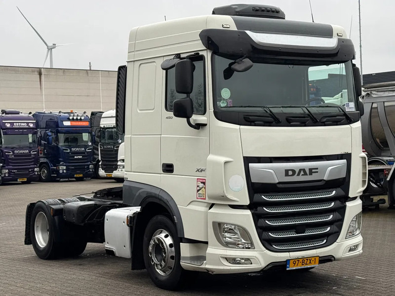 DAF XF 450 Space Cab Euro 6 - Cap tractor: Foto 2 DAF XF 450 Space Cab Euro 6 - Cap tractor: Foto 2