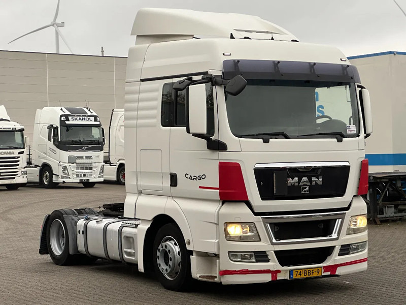 MAN TGX 18.400 Mega / Full Air / 2 Tank / Euro 5 - Cap tractor: Foto 2 MAN TGX 18.400 Mega / Full Air / 2 Tank / Euro 5 - Cap tractor: Foto 2