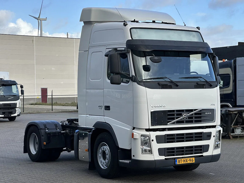 Volvo FH 440 4x2 Globe *425 Tkm* Euro 5 * NL-Truck* - Cap tractor: Foto 2 Volvo FH 440 4x2 Globe *425 Tkm* Euro 5 * NL-Truck* - Cap tractor: Foto 2