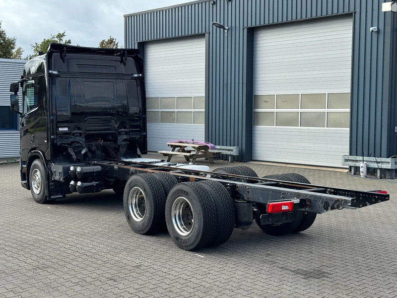 Scania R650 V8 6x4 Chassis Retarder WB 4.50 Only 465tkm! - Camion şasiu: Foto 5 Scania R650 V8 6x4 Chassis Retarder WB 4.50 Only 465tkm! - Camion şasiu: Foto 5