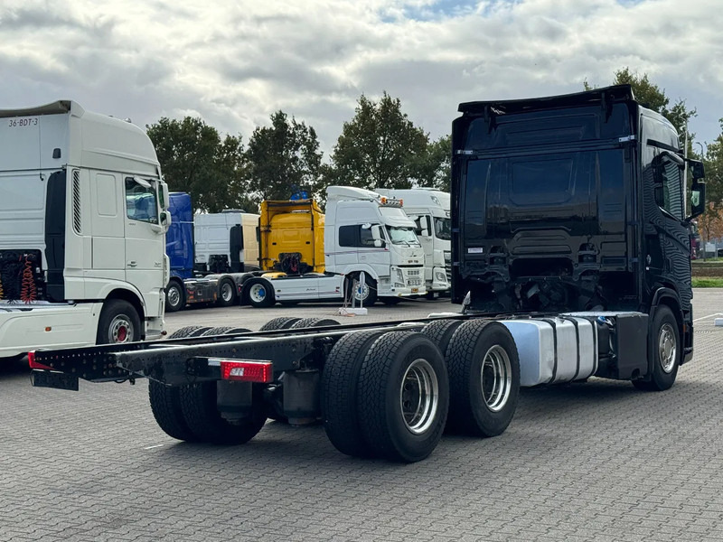 Scania R650 V8 6x4 Chassis Retarder WB 4.50 Only 465tkm! - Camion şasiu: Foto 4 Scania R650 V8 6x4 Chassis Retarder WB 4.50 Only 465tkm! - Camion şasiu: Foto 4