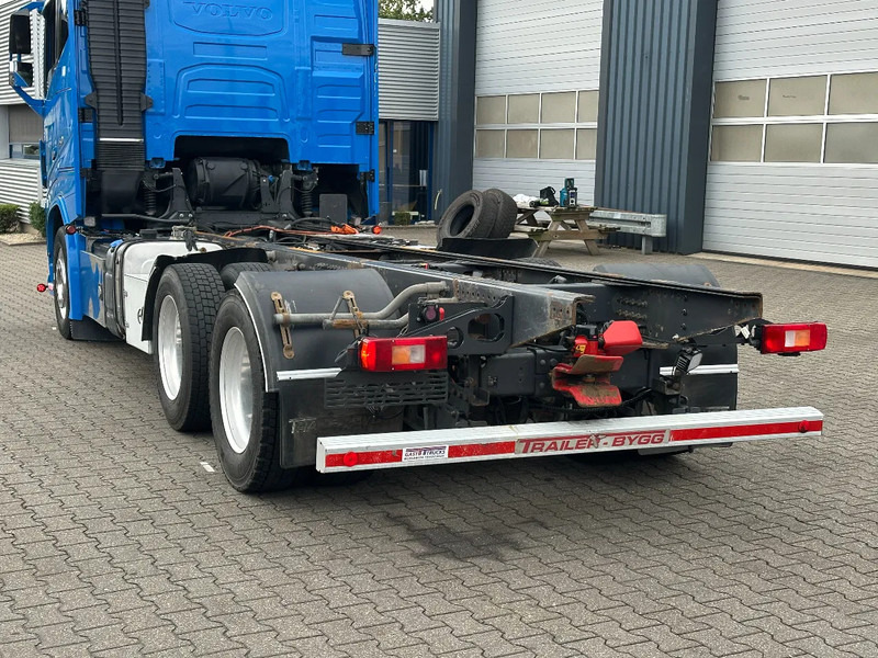 Volvo FH 16.750 6x4 Globe XL Chassis Retarder 3.90 Wb Full Air - Camion şasiu: Foto 5 Volvo FH 16.750 6x4 Globe XL Chassis Retarder 3.90 Wb Full Air - Camion şasiu: Foto 5