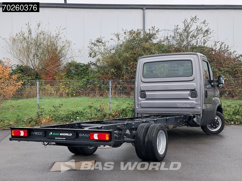 Iveco Daily 35C21 Neu! 3.0L 2025-Modell Automatik 210PS Radstand 410 Fahrgestell Doppelbereifung LED ACC Klima Euro6 Chassis A/C - Autoutilitară: Foto 3 Iveco Daily 35C21 Neu! 3.0L 2025-Modell Automatik 210PS Radstand 410 Fahrgestell Doppelbereifung LED ACC Klima Euro6 Chassis A/C - Autoutilitară: Foto 3