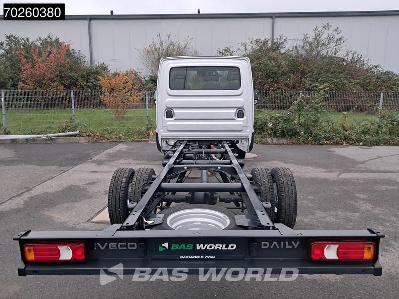 Iveco Daily 35C21 Neu! 3.0L 2025-Modell Automatik 210PS Radstand 410 Fahrgestell Doppelbereifung LED ACC Klima Euro6 Chassis A/C - Autoutilitară: Foto 3 Iveco Daily 35C21 Neu! 3.0L 2025-Modell Automatik 210PS Radstand 410 Fahrgestell Doppelbereifung LED ACC Klima Euro6 Chassis A/C - Autoutilitară: Foto 3