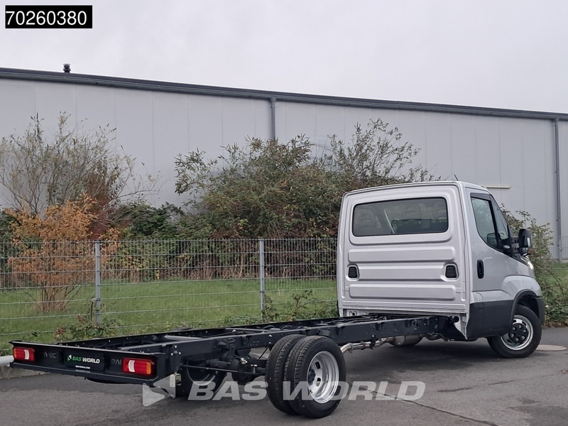 Iveco Daily 35C21 Neu! 3.0L 2025-Modell Automatik 210PS Radstand 410 Fahrgestell Doppelbereifung LED ACC Klima Euro6 Chassis A/C - Autoutilitară: Foto 2 Iveco Daily 35C21 Neu! 3.0L 2025-Modell Automatik 210PS Radstand 410 Fahrgestell Doppelbereifung LED ACC Klima Euro6 Chassis A/C - Autoutilitară: Foto 2