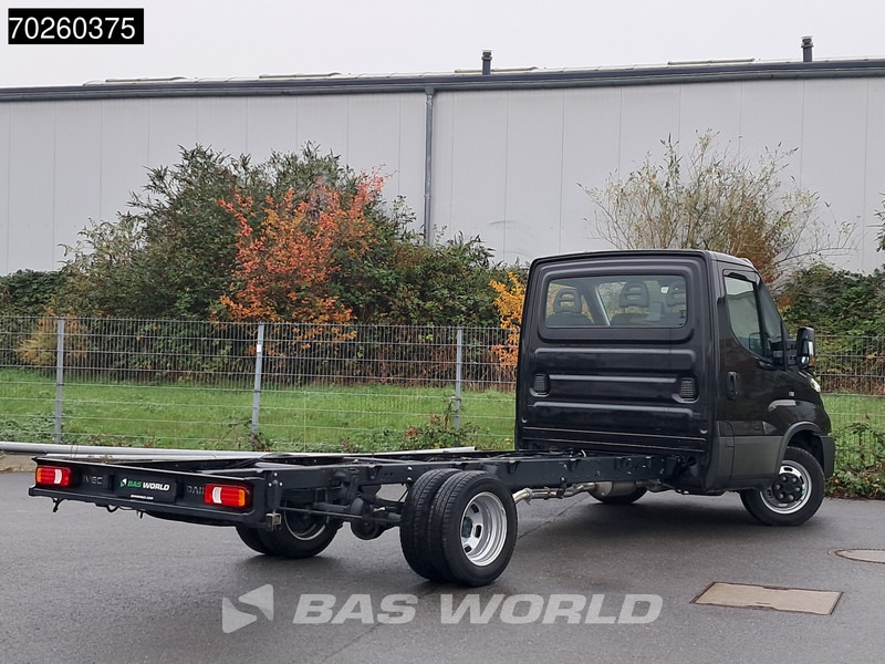 Iveco Daily 35C21 Neu! 3.0L 2025-Modell Automatik 210PS Radstand 410 Fahrgestell Doppelbereifung LED ACC Klima Euro6 Chassis A/C - Autoutilitară: Foto 5 Iveco Daily 35C21 Neu! 3.0L 2025-Modell Automatik 210PS Radstand 410 Fahrgestell Doppelbereifung LED ACC Klima Euro6 Chassis A/C - Autoutilitară: Foto 5