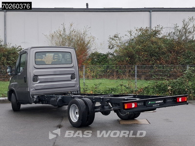 Iveco Daily 35C21 Neu! 3.0L 2025-Modell Automatik 210PS Radstand 410 Fahrgestell Doppelbereifung LED ACC Klima Euro6 Chassis A/C - Autoutilitară: Foto 5 Iveco Daily 35C21 Neu! 3.0L 2025-Modell Automatik 210PS Radstand 410 Fahrgestell Doppelbereifung LED ACC Klima Euro6 Chassis A/C - Autoutilitară: Foto 5