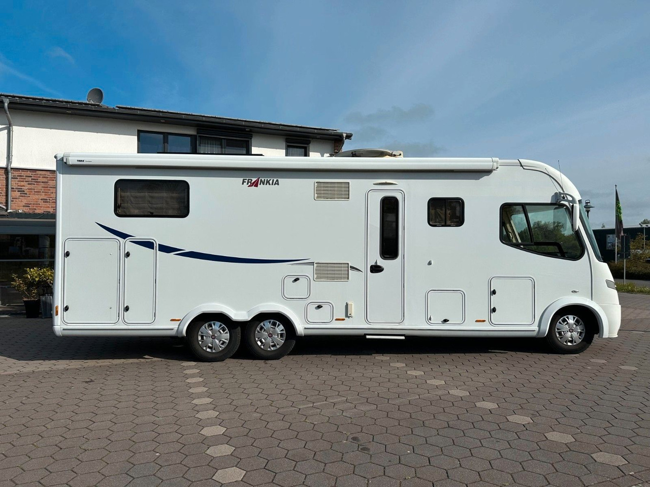 Frankia I 840 QD/Festbett+Hubbett/Garage /PREISGARANTIE - Autorulotă integrată: Foto 4 Frankia I 840 QD/Festbett+Hubbett/Garage /PREISGARANTIE - Autorulotă integrată: Foto 4