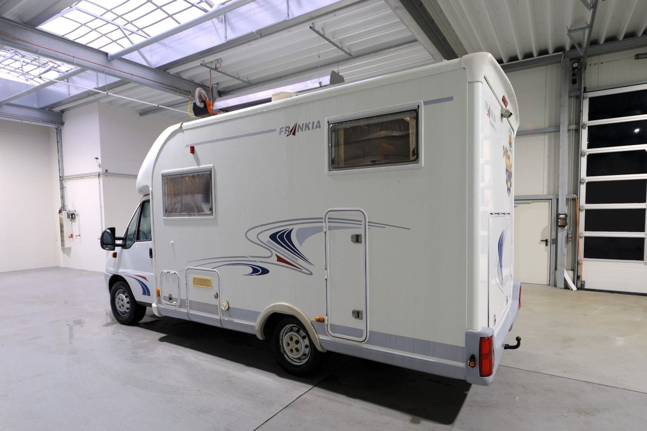 Frankia T 650 BD/Festbett/Garage/Solar/Markise Frankia T 650 BD/Festbett/Garage/Solar/Markise - Autorulotă semi-integrată: Foto 4 Frankia T 650 BD/Festbett/Garage/Solar/Markise Frankia T 650 BD/Festbett/Garage/Solar/Markise - Autorulotă semi-integrată: Foto 4
