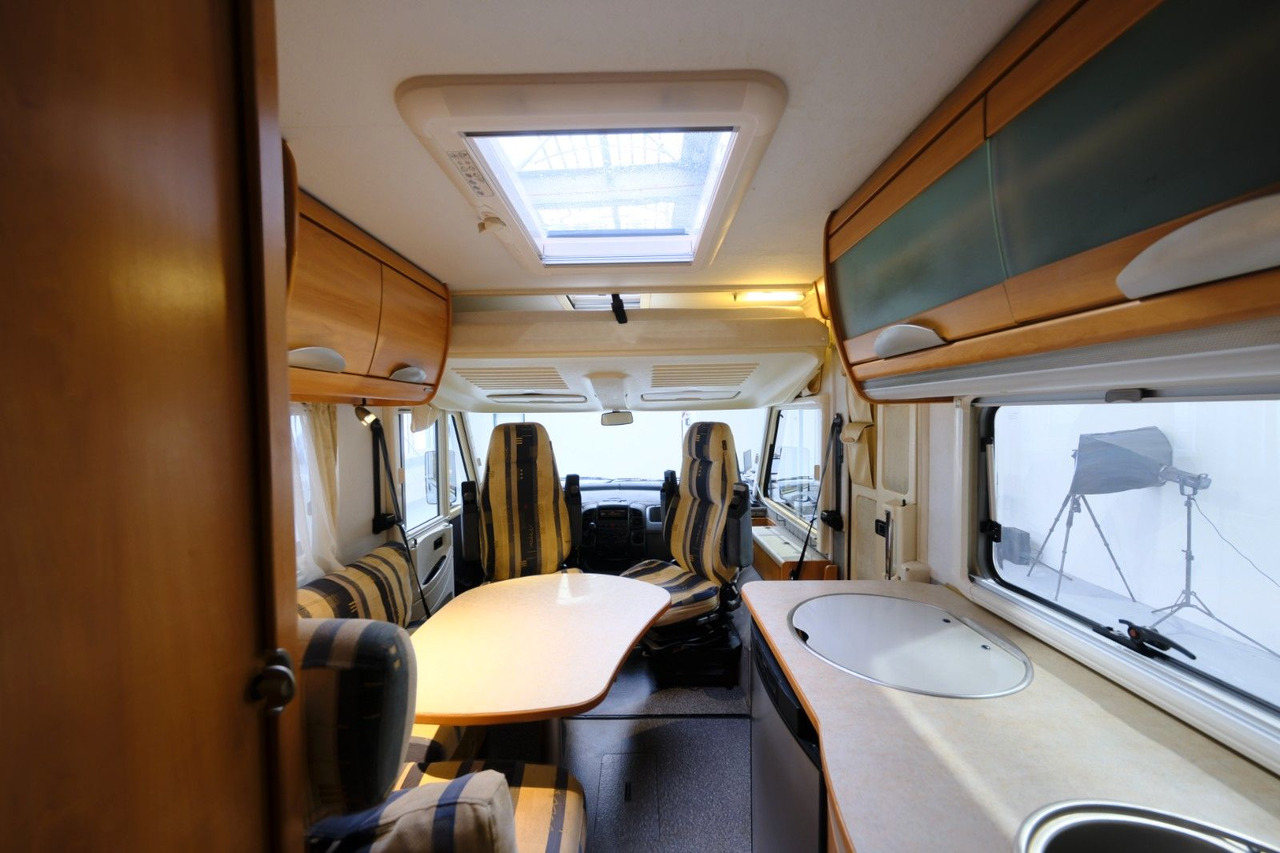 Autorulotă integrată HYMER / ERIBA / HYMERCAR B 504/Festbett+Hubbett/Klima/Solar/DPF-Grün: Foto 13