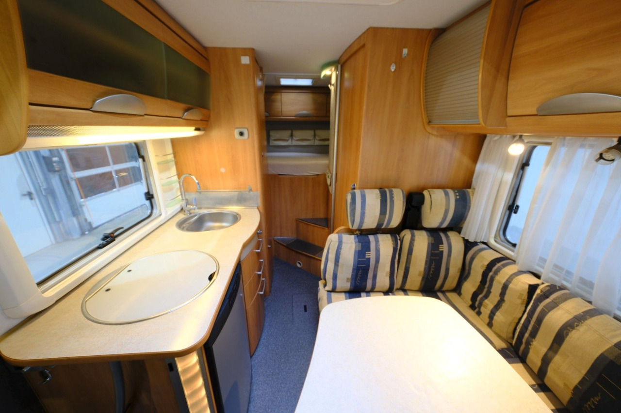 Autorulotă integrată HYMER / ERIBA / HYMERCAR B 504/Festbett+Hubbett/Klima/Solar/DPF-Grün: Foto 16