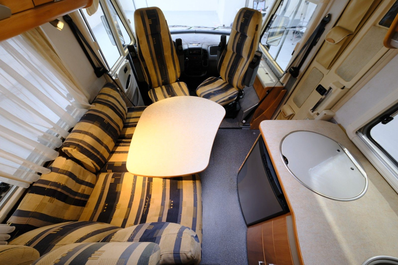 Autorulotă integrată HYMER / ERIBA / HYMERCAR B 504/Festbett+Hubbett/Klima/Solar/DPF-Grün: Foto 11