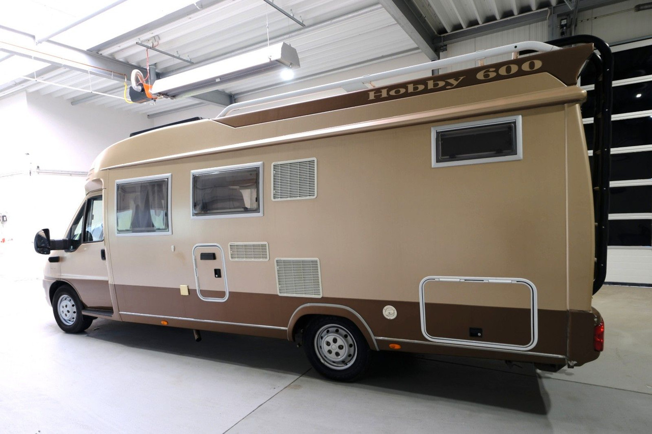 Hobby T 690 GES/Einzelbetten/2xKlima/Solar/Garage/AHK - Autorulotă semi-integrată: Foto 3 Hobby T 690 GES/Einzelbetten/2xKlima/Solar/Garage/AHK - Autorulotă semi-integrată: Foto 3