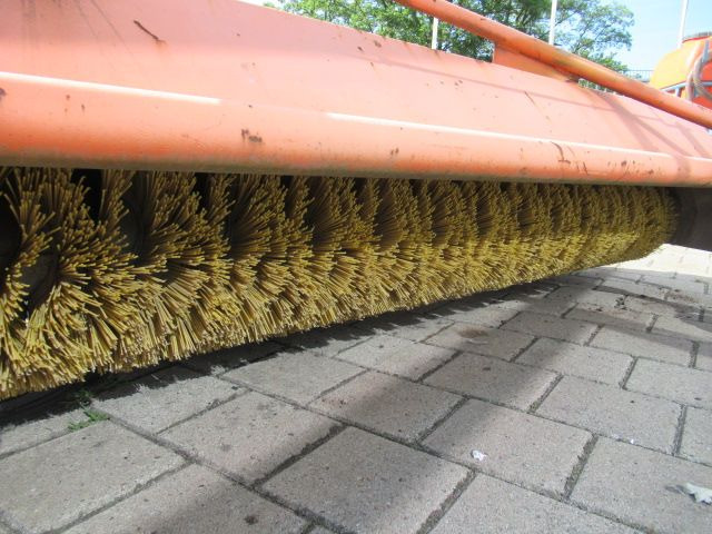 Agria 3Pt Hef Aftakas Borstel - Perie pentru Maşina comunala: Foto 2 Agria 3Pt Hef Aftakas Borstel - Perie pentru Maşina comunala: Foto 2