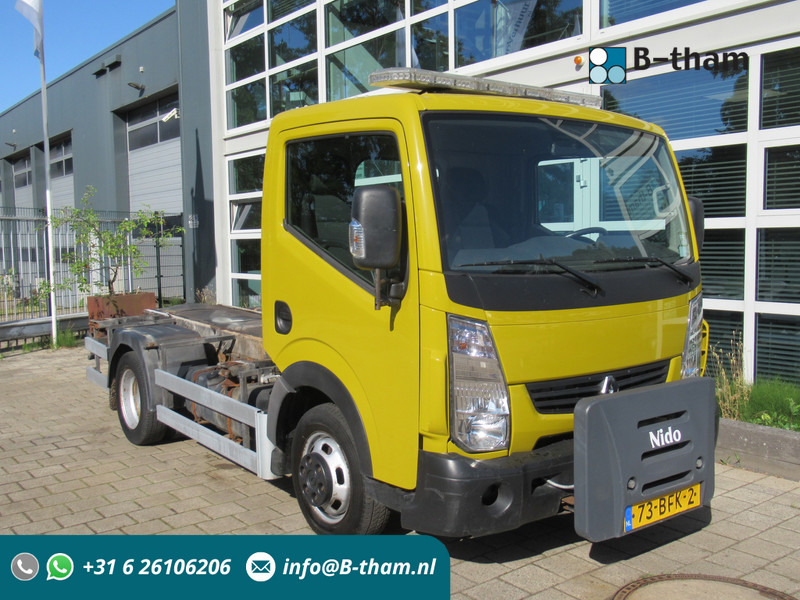 Renault Maxity 2.5DCi 107KW Chassis Twist Lock AIRCO - Autoutilitară: Foto 1 Renault Maxity 2.5DCi 107KW Chassis Twist Lock AIRCO - Autoutilitară: Foto 1