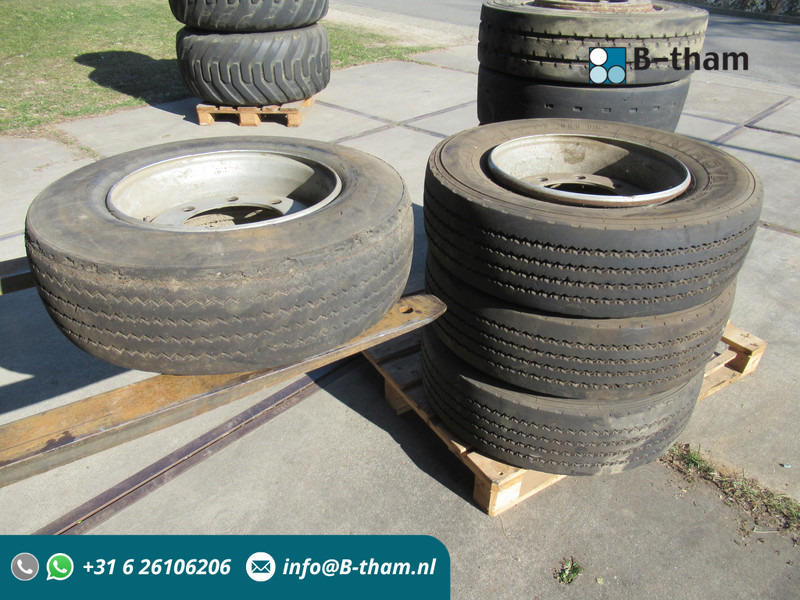MEFRO 4 x Velg 17.5x6.75 + band Veldhuizen - Roată completă pentru Camion: Foto 1 MEFRO 4 x Velg 17.5x6.75 + band Veldhuizen - Roată completă pentru Camion: Foto 1