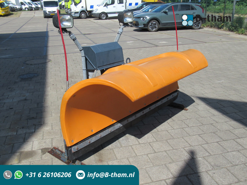 NIDO SNK 21 EPZ 180 12V 210CM Sneeuwploeg Schneepflug Snowplow - Plug zapada: Foto 1 NIDO SNK 21 EPZ 180 12V 210CM Sneeuwploeg Schneepflug Snowplow - Plug zapada: Foto 1