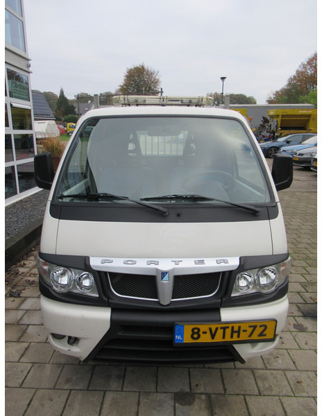 Piaggio Porter 1.3i 46KW Extra PICKUP Bi-Fuel Benzine - CNG - Autoutilitară cu platformă: Foto 5 Piaggio Porter 1.3i 46KW Extra PICKUP Bi-Fuel Benzine - CNG - Autoutilitară cu platformă: Foto 5