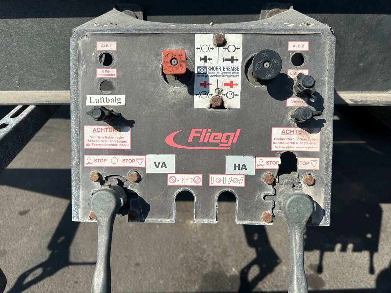 Fliegl ZWP 180 *Reifen TOP* - Remorcă transport containere/ Swap body: Foto 4 Fliegl ZWP 180 *Reifen TOP* - Remorcă transport containere/ Swap body: Foto 4