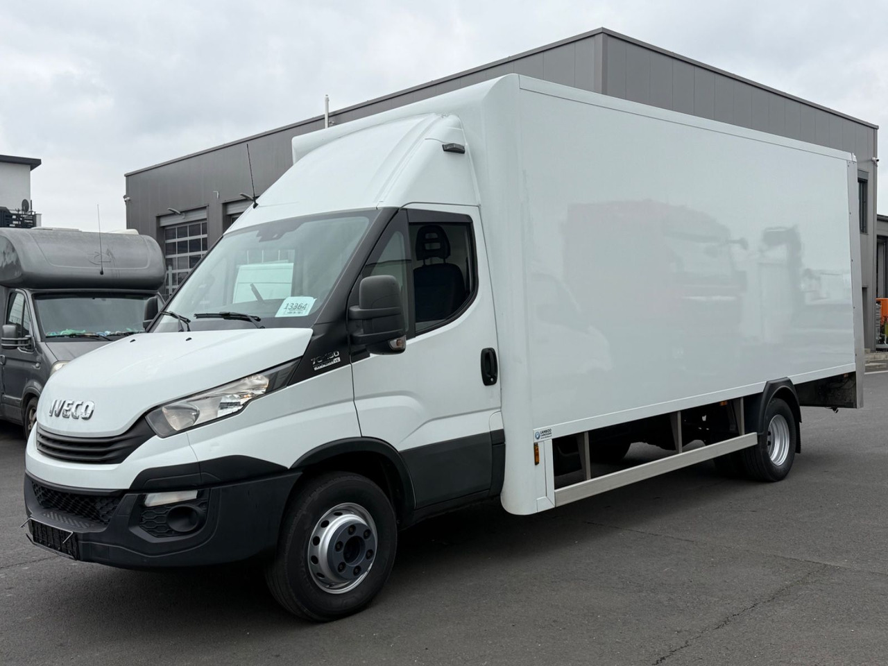 Iveco Daily 70C18 HiMatic / Luft/ Lbw./ Klima/ E6/ Top - Autoutilitară box: Foto 2 Iveco Daily 70C18 HiMatic / Luft/ Lbw./ Klima/ E6/ Top - Autoutilitară box: Foto 2