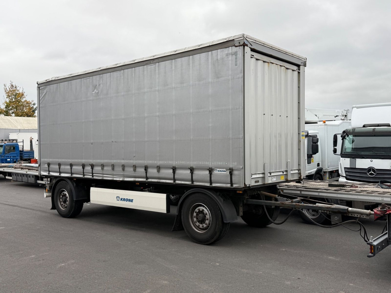 Krone AZ 18F DB06CLNF Curtainsider Pritsche/Plane - Remorcă cu prelată: Foto 1 Krone AZ 18F DB06CLNF Curtainsider Pritsche/Plane - Remorcă cu prelată: Foto 1