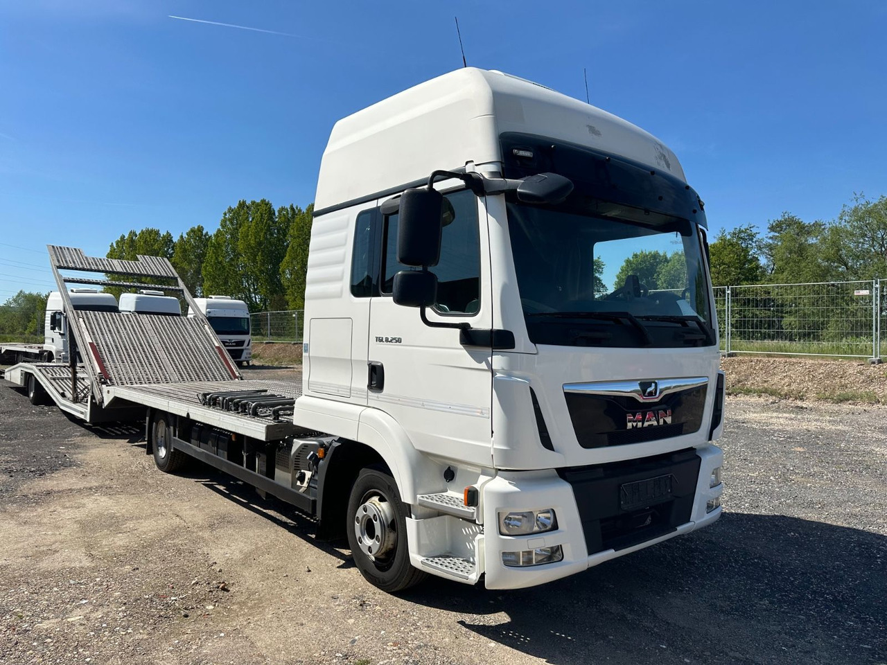 MAN 8.250 TGL*4x L1H1*XLX Kabine*VDI2700*TOP* - Camion transport auto: Foto 2 MAN 8.250 TGL*4x L1H1*XLX Kabine*VDI2700*TOP* - Camion transport auto: Foto 2
