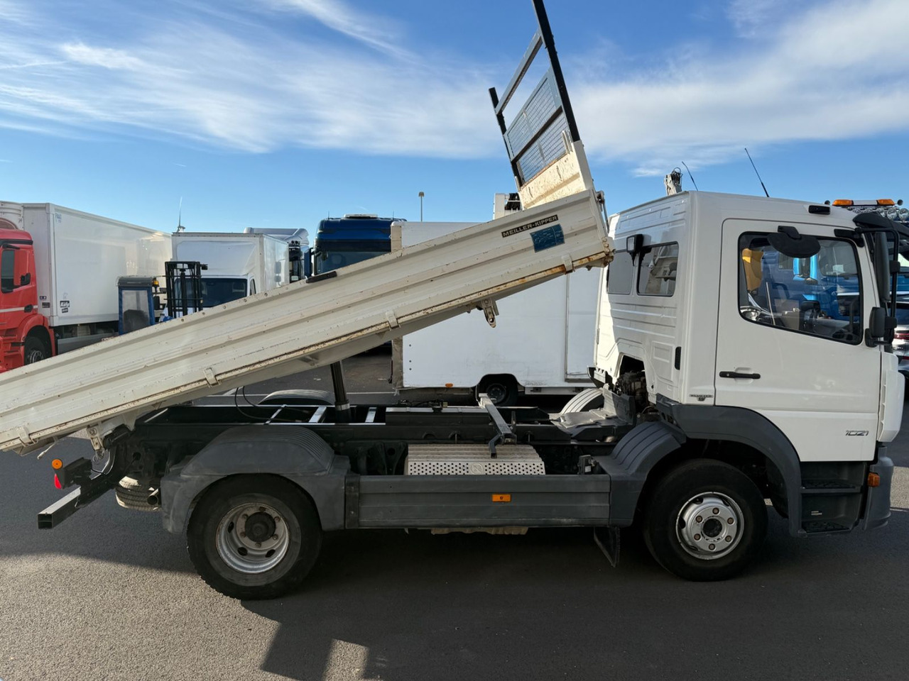 Mercedes-Benz Atego 3 4x2 1021 Meiller, Ahk, Klima, Tüv neu - Camion basculantă: Foto 4 Mercedes-Benz Atego 3 4x2 1021 Meiller, Ahk, Klima, Tüv neu - Camion basculantă: Foto 4