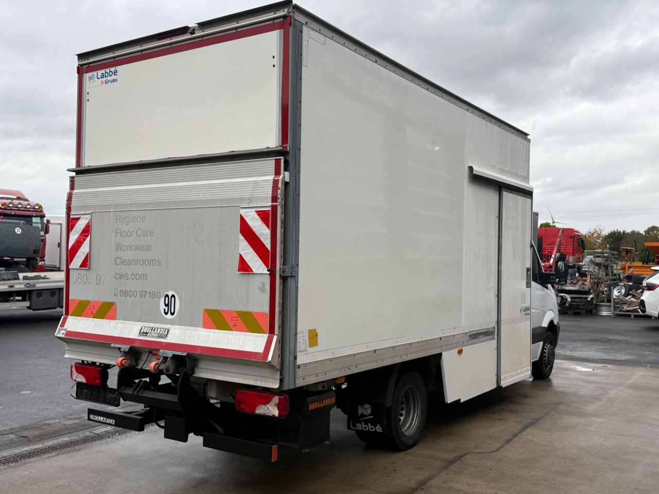 Mercedes-Benz Sprinter II 516 Cdi Koffer / Lbw. / Automatik - Autoutilitară box: Foto 5 Mercedes-Benz Sprinter II 516 Cdi Koffer / Lbw. / Automatik - Autoutilitară box: Foto 5